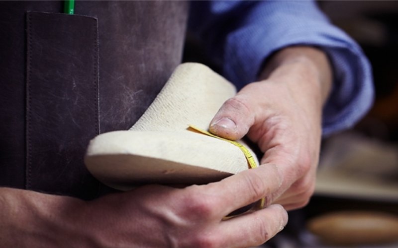 bespoke shoemaker dubai
