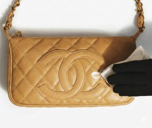 handbag cleaning